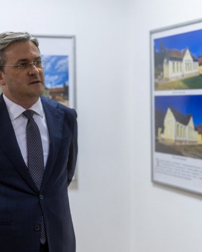 СЕЛАКОВИЋ ПОЗВАО СРБЕ НА КИМ ДА ИЗАЂУ НА ИЗБОРЕ: Српска листа једина уме и може да се бори за заштиту наше државе и нашег народа на Космету