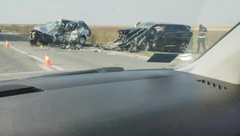 ТЕШКА САОБРАЋАЈНА НЕСРЕЋА: На излазу из села Меленци ТЕШКА САОБРАЋАЈНА НЕСРЕЋА: На излазу из села Меленци