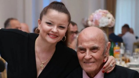 NAJSTARIJI PEVAČ NA ESTRADI: Napunio 87 godina - napisao hit za Silvanu NAJSTARIJI PEVAČ NA ESTRADI: Napunio 87 godina - napisao hit za Silvanu