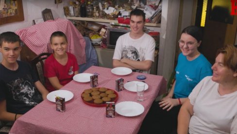 NEVEROVATNA PRIČA IZ SRBIJE: Dva brata i sestra osvojili 300 medalja - oni su pravi genijalci (VIDEO) NEVEROVATNA PRIČA IZ SRBIJE: Dva brata i sestra osvojili 300 medalja - oni su pravi genijalci (VIDEO)