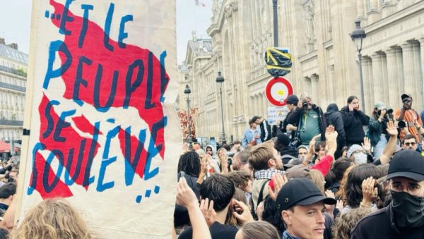 ПАЉЕВИНОМ НА СТЕЗАЊЕ КАИША: Широм Француске јуче одржане блокаде против буџетске штедње