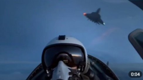 SNIMLJEN NEVEROVATAN TRIK RUSKOG PILOTA: Impresivna akrobatika u vazduhu lovca Su-57 (VIDEO) SNIMLJEN NEVEROVATAN TRIK RUSKOG PILOTA: Impresivna akrobatika u vazduhu lovca Su-57 (VIDEO)