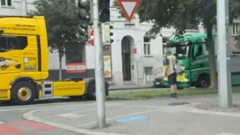 МАСОВНИ ПРОТЕСТИ У БЕЧУ: Почетак краја лажног раја МАСОВНИ ПРОТЕСТИ У БЕЧУ: Почетак краја лажног раја