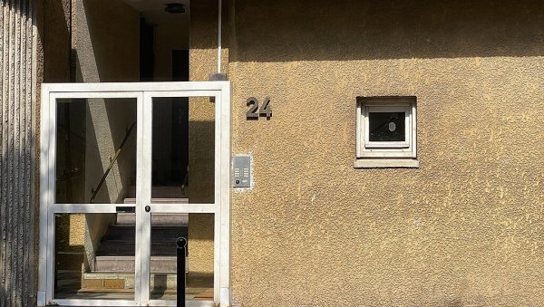 ФЕНОМЕН - ШУТНИ ЛОПТУ ПРАВО У ОТВОРЕН ПРОЗОР: Нова врста фудбалског надметања названа рашље из еврија ухватила маха у Француској ФЕНОМЕН - ШУТНИ ЛОПТУ ПРАВО У ОТВОРЕН ПРОЗОР: Нова врста фудбалског надметања названа рашље из еврија ухватила маха у Француској
