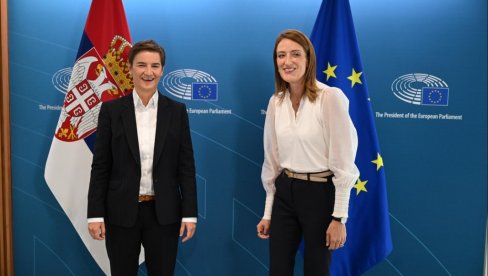 SRDAČAN POZDRAV PRED POČETAK SASTANKA: Brnabić u Briselu razgovara sa Robertom Mecolom (VIDEO) SRDAČAN POZDRAV PRED POČETAK SASTANKA: Brnabić u Briselu razgovara sa Robertom Mecolom (VIDEO)