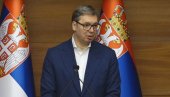 PORED RUŠENJA SPC, ŽELE RUŠENJE VOJSKE I DRUGIH INSTITUCIJA Vučić: Ta parada je izraz želje da obeležimo praznik i želja da pokažemo napredak
