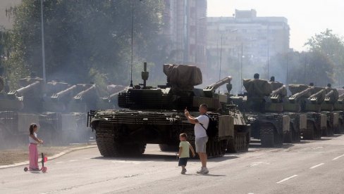 ЕКСКЛУЗИВНО! Новости на увежбавању војне параде - војска ће приказати моћно наоружање (ФОТО/ВИДЕО)