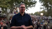 ВЕЛИЧАНСТВЕНО! Снимак дроном на скупу против блокада на Вождовцу где је био и Вучић (ВИДЕО) ВЕЛИЧАНСТВЕНО! Снимак дроном на скупу против блокада на Вождовцу где је био и Вучић (ВИДЕО)