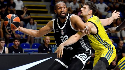 MAKABI OSVOJIO TURNIR U BEOGRADU: Ponos Izraela u finalu pobedio Partizan (FOTO) MAKABI OSVOJIO TURNIR U BEOGRADU: Ponos Izraela u finalu pobedio Partizan (FOTO)