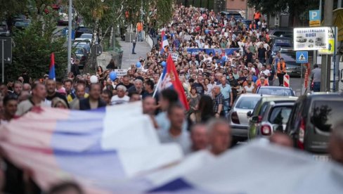 ОД СУБОТИЦЕ ПА ДО ВРАЊА: 145.000 грађана као једно - моћне слике са скупова против блокада (ФОТО) ОД СУБОТИЦЕ ПА ДО ВРАЊА: 145.000 грађана као једно - моћне слике са скупова против блокада (ФОТО)