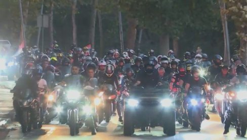 PRAVO LICE SRBIJE: Bajkeri jasno pokazali da su protiv blokada (VIDEO) PRAVO LICE SRBIJE: Bajkeri jasno pokazali da su protiv blokada (VIDEO)