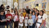 DA SVEDOČIMO LJUBAVI I MIRU U SVAKOM TRENUTKU U SVAKOJ ŠKOLI Patrijarh služio moleban u Hramu Svetog Save povodom početka škoske godine