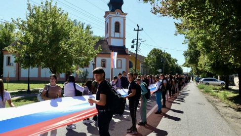 ЗАСТАВА СРБИЈЕ У СРПСКОЈ ЦРНЈИ ЗАСТАВА СРБИЈЕ У СРПСКОЈ ЦРНЈИ