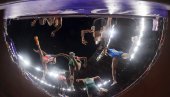 FOTO-FINIŠ I SENZACIJA: Novozelanđanin prvi protrčao kroz cilj na Svetskom prvenstvu u atletici i šokirao sve! (VIDEO)