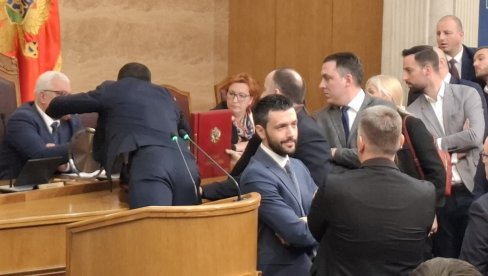 НА КОРАК ДО НОВЕ БЛОКАДЕ У ЦГ: Какве су последице скупштинске одлуке  да не разматра избор судије Уставног суда