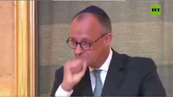 МЕРЦ ПЛАЧЕ КАО МАЛО ДЕТЕ: Канцелар Немачке дирнут до суза током говора о Холокаусту (ВИДЕО)