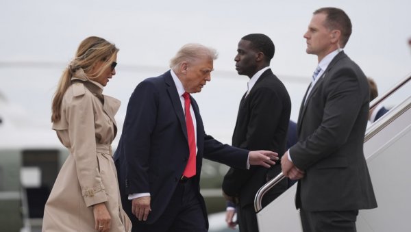 ДРАМА НА ТРАМПОВОМ ЛЕТУ: Скрените, одмах!