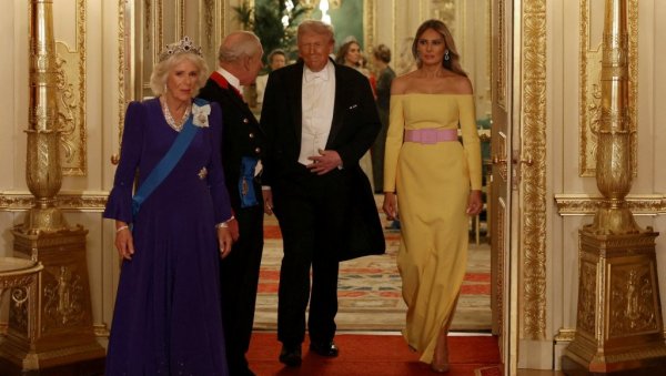 ЗА ТРАМПА ГЛАМУР И ПРОТЕСТИ: Како протиче посета америчког председника Великој Британији