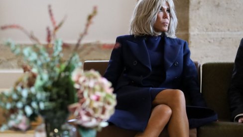 БРИЖИТ МАКРОН ПРЕСЕКЛА И РЕШИЛА ДА ЈОЈ ДОЂЕ ГЛАВЕ: Прва дама Француске тужила инфлунесерку која годи БРИЖИТ МАКРОН ПРЕСЕКЛА И РЕШИЛА ДА ЈОЈ ДОЂЕ ГЛАВЕ: Прва дама Француске тужила инфлунесерку која годи