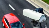 КАЗНА 430€: Суперблиц камера лови возаче који користе телефон - користе је од 19. маја у Холандији