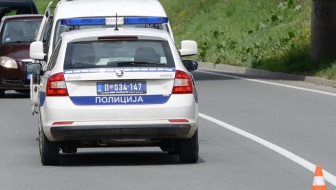 ПОВРЕЂЕНА ДЕВОЈКА: Саобраћајна несрећа на пешачком прелазу у Краљеву ПОВРЕЂЕНА ДЕВОЈКА: Саобраћајна несрећа на пешачком прелазу у Краљеву