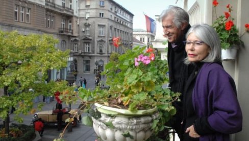 ŽIVOT JE SMRT, NASTAVI DA RADIŠ... Sve životne borbe legende srpskog glumišta ŽIVOT JE SMRT, NASTAVI DA RADIŠ... Sve životne borbe legende srpskog glumišta