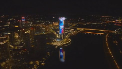 MOĆNO! Kula Beograd svetli povodom vojne parade (VIDEO)