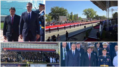 POČELA VELIČANSTVENA VOJNA PARADA SNAGA JEDINSTVA: Stigao Vučić, razvijena srpska trobojka od 300 metara, intonirana himna (FOTO/VIDEO) POČELA VELIČANSTVENA VOJNA PARADA SNAGA JEDINSTVA: Stigao Vučić, razvijena srpska trobojka od 300 metara, intonirana himna (FOTO/VIDEO)