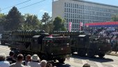 MOĆAN FK-3 NA VOJNOJ PARADI U BEOGRADU: Superiorno oružje vojske Srbije na ponos čitave nacije (VIDEO) MOĆAN FK-3 NA VOJNOJ PARADI U BEOGRADU: Superiorno oružje vojske Srbije na ponos čitave nacije (VIDEO)