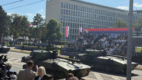 УРЛАЈУ ЗА ДОМ СПРЕМНИ, СКЛАПАЈУ САВЕЗЕ С АЛБАНЦИМА АЛИ ИМ СМЕТА СРПСКА ВОЈСКА: Њихови савези с Приштином нису претња,а српска парада јесте