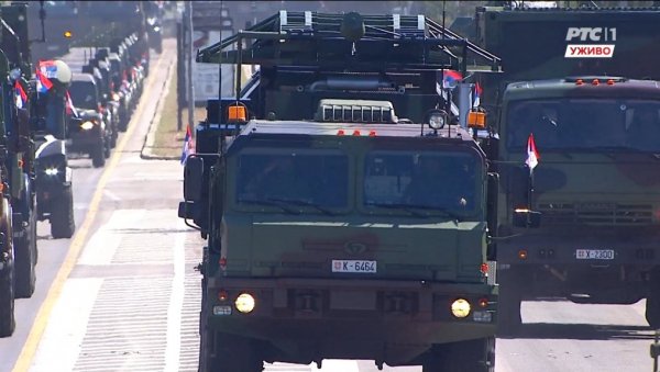 РУСИ ГА ОД ПРВОГ ДАНА КОРИСТЕ У УКРАЈИНИ: На војној паради у Београду приказана Красуха, најновији систем за електронско ратовање РУСИ ГА ОД ПРВОГ ДАНА КОРИСТЕ У УКРАЈИНИ: На војној паради у Београду приказана Красуха, најновији систем за електронско ратовање