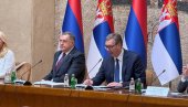 ВУЧИЋ О ВЕЛИКОЈ ВОЈНОЈ ПАРАДИ: Њихове су мирни мимоходи, а наша успешнија претња региону - ништа што нисмо могли да очекујемо ВУЧИЋ О ВЕЛИКОЈ ВОЈНОЈ ПАРАДИ: Њихове су мирни мимоходи, а наша успешнија претња региону - ништа што нисмо могли да очекујемо