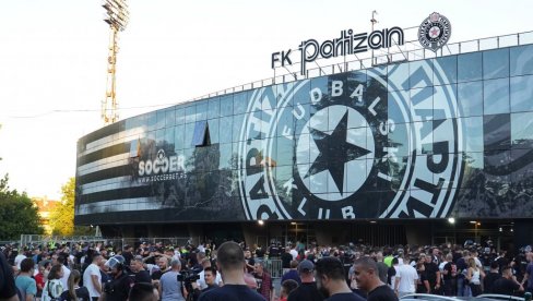 ГРОБАРИ ГЛЕДАЈУ И НЕ ВЕРУЈУ: Ево како ће ФК Партизан да прослави 80. рођендан!