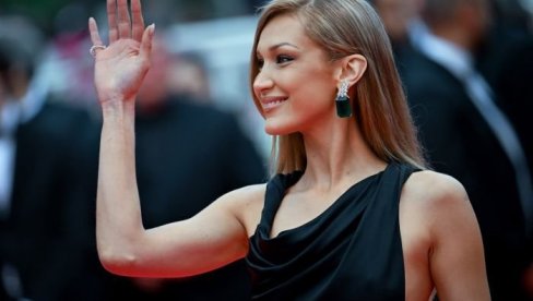 ЈЕДНА ОД НАЈЛЕПШИХ ЖЕНА НА СВЕТУ ПАТИ ОД ТЕШКЕ БОЛЕСТИ: Заразила се 2013. године и тада је кренула борба ЈЕДНА ОД НАЈЛЕПШИХ ЖЕНА НА СВЕТУ ПАТИ ОД ТЕШКЕ БОЛЕСТИ: Заразила се 2013. године и тада је кренула борба