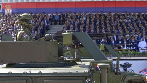 ВУЧИЋ ЈЕ ВОЈСКУ ДИГАО ИЗ ПЕПЕЛА: Моћне слике са војне параде (ФОТО) ВУЧИЋ ЈЕ ВОЈСКУ ДИГАО ИЗ ПЕПЕЛА: Моћне слике са војне параде (ФОТО)