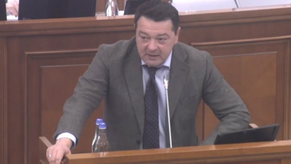 РЕЖИМ САНДУ ШИРИ ХИСТЕРИЈУ, ХАПСИ ОПОЗИЦИЈУ И БИРАЧЕ: Интервју Константина Стариша