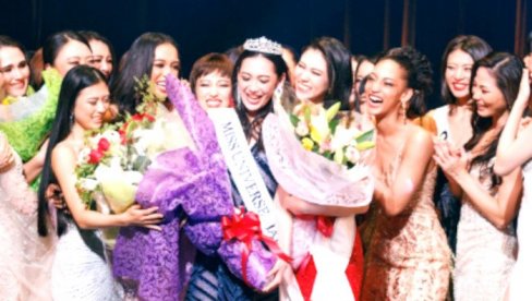CEO ŽIVOT BILA DOMAĆICA, PA SE PRIJAVILA ZA IZBOR ZA MIS UNIVERZUMA: Baka (66) iz Japana stigla do finala (FOTO) CEO ŽIVOT BILA DOMAĆICA, PA SE PRIJAVILA ZA IZBOR ZA MIS UNIVERZUMA: Baka (66) iz Japana stigla do finala (FOTO)