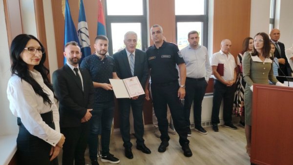 ТАЧНО НАКОН 165 ГОДИНА ОД СМРТИ КЊАЗА МИЛОША ОБРЕНОВИЋА: Скуп о династији Обреновић на Дивчибарима ТАЧНО НАКОН 165 ГОДИНА ОД СМРТИ КЊАЗА МИЛОША ОБРЕНОВИЋА: Скуп о династији Обреновић на Дивчибарима