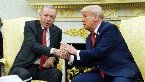 ТРАМП СА ЕРДОГАНОМ У БЕЛОЈ КУЋИ: Желим да престанете да купујете руску нафту ТРАМП СА ЕРДОГАНОМ У БЕЛОЈ КУЋИ: Желим да престанете да купујете руску нафту