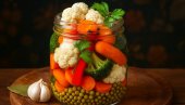 SALATA OD BROKOLIJA ZA ZIMU: Zdravlje u tegli – hranljivo, osvežavajuće i lako za pripremu