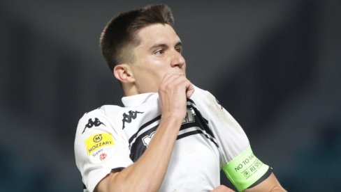 PREDSTAVLJAJU ME KAO BAHATOG I NEVASPITANOG: Dragojević žestoko odgovorio nakon tuče na meču Čukarički - Partizan PREDSTAVLJAJU ME KAO BAHATOG I NEVASPITANOG: Dragojević žestoko odgovorio nakon tuče na meču Čukarički - Partizan