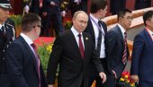 BIVŠI ITALIJNASKI PREMIJER: Video sam Putina u Pekingu, pridržavale su ga dve osobe