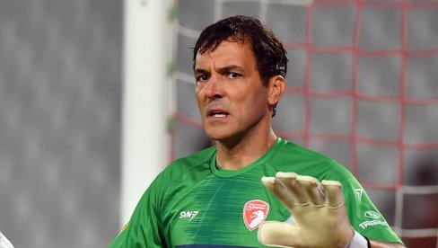 A POSLE HAOSA NA MARAKANI... Vladimir Stojković dočekao Zvezdu u Portu A POSLE HAOSA NA MARAKANI... Vladimir Stojković dočekao Zvezdu u Portu