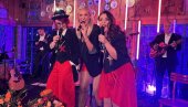 NOĆ TAMBURA I BOEMA: Frajle zasijale u svom prepoznatljivom stilu, a društvo im pravili i tamburaši (FOTO)