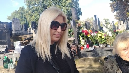 БИЛА ЈЕ ОНА: Јована Типшин дошла на помен Томи Здравковићу (ФОТО) БИЛА ЈЕ ОНА: Јована Типшин дошла на помен Томи Здравковићу (ФОТО)