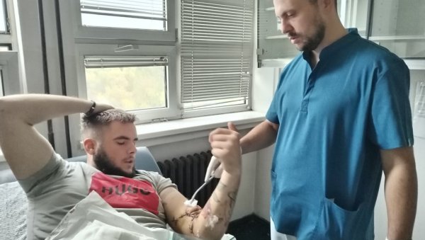 МЛАДИЋУ СПАСЛИ ЖИВОТ И РУКУ! Невероватан подвиг тима лекара и особља здравственог центра Ваљево