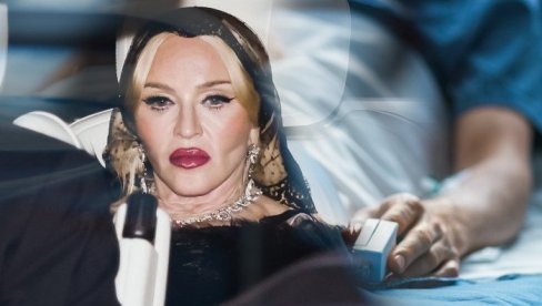 BILA SAM 4 DANA BEZ SVESTI: Madona zbog sepse završila na intenzivnoj nezi BILA SAM 4 DANA BEZ SVESTI: Madona zbog sepse završila na intenzivnoj nezi