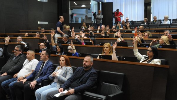 ГРЕЈАЊЕ ПОСКУПЕЛО 11 ОДСТО: Скупштина града Краљева усвојила нове цене услуга „Топлане“ ГРЕЈАЊЕ ПОСКУПЕЛО 11 ОДСТО: Скупштина града Краљева усвојила нове цене услуга „Топлане“