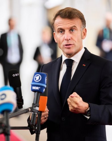 КОРИСТАН РАЗГОВОР СА ПУТИНОМ: Макрон спреман да поново покрене дијалог с руским шефом државе