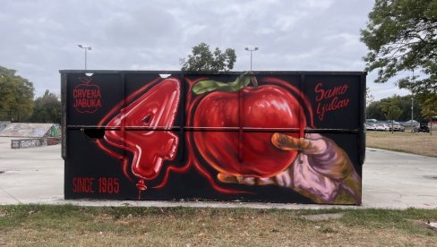 ORIGINALNI MURAL POSVEĆEN BENDU: Fanovi iznenadili Dražena Žerića Žeru i ekipu grupe Crvena jabuka (FOTO) ORIGINALNI MURAL POSVEĆEN BENDU: Fanovi iznenadili Dražena Žerića Žeru i ekipu grupe Crvena jabuka (FOTO)
